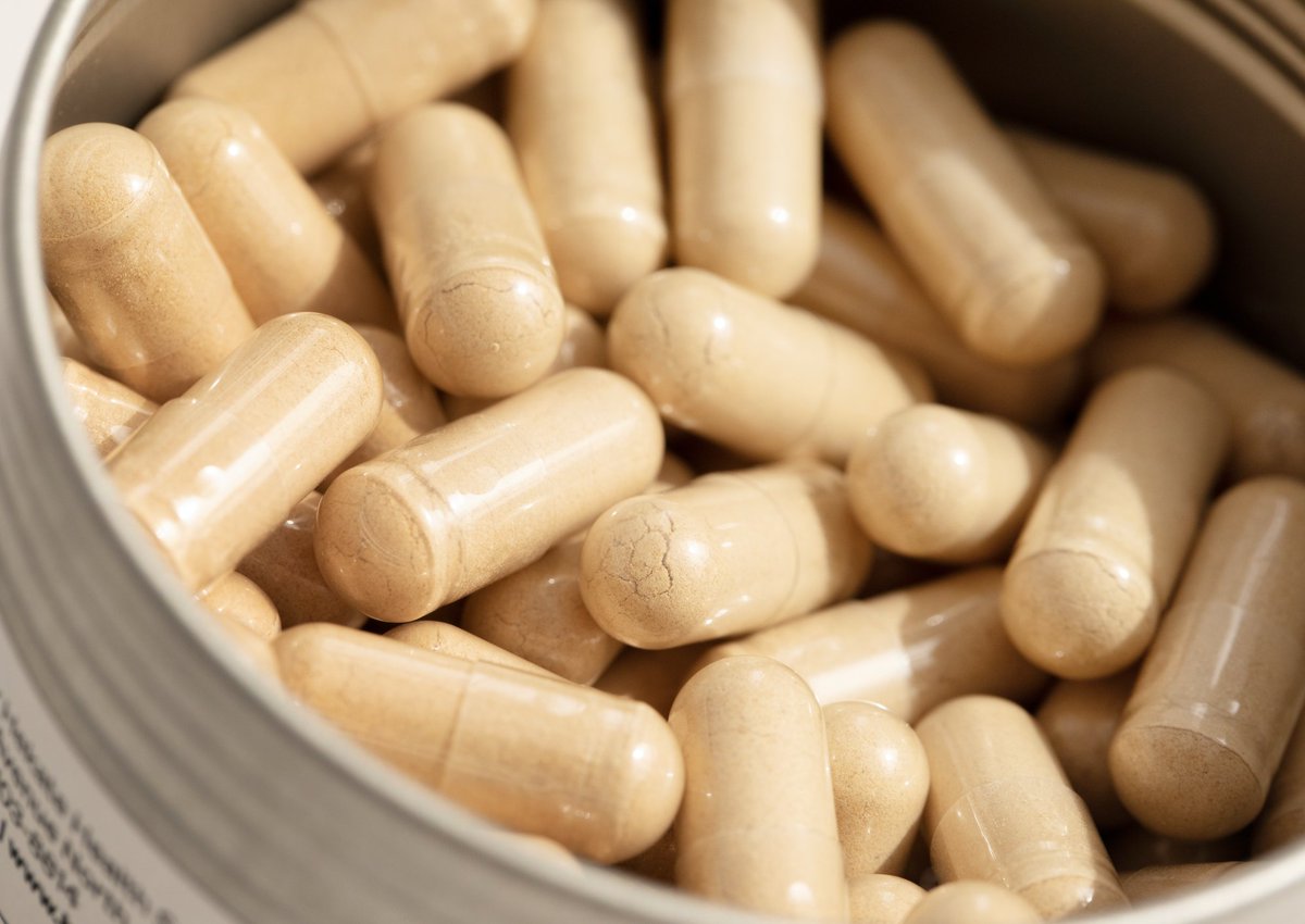 hekate_health's tweet image. 𝗜𝗻𝘁𝗿𝗼𝗱𝘂𝗰𝗶𝗻𝗴 𝗼𝘂𝗿 ✨𝗡𝗘𝗪✨ 𝗛𝗲𝗸𝗮𝘁𝗲 𝗖𝗮𝗽𝘀𝘂𝗹𝗲𝘀. Same great quality, but in brand new packaging. Maximize your performance with our #functionalmushroom products: bit.ly/3C9EXRF #CultivateGreat #Hekate #Mushrooms