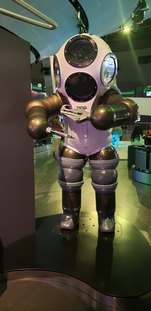 mystic_dragongm's tweet photo. What's his story?

#FrostScienceMuseum https://t.co/8QcgLZBVPJ