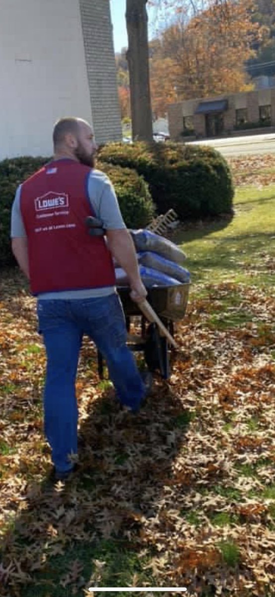 btaylor0675's tweet photo. Lowes heroes project was a success! we were able to help numerous citizens within the city and brought a fresh look to our local middle school! This is us, our team and our community!Great job 675 @AmandaW34182929 @Brandon73676211 @jpeme123 @BlueBoxR1 @D816Ap https://t.co/tzSOgQfzAT