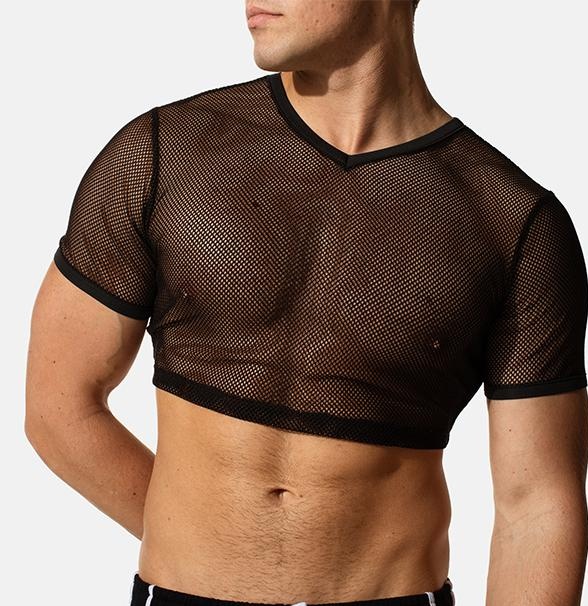 ghostlightdice's tweet photo. The Armor Conversation, a one act play:

@JulianRaab3: "What are you wearing?"
Courtney/Bastian: "I'm shirtless."
J: "But you're wearing...?"
C: "Chain mail."
J: "Skinned as?"
C:"...Nothing?"

Cue the mesh rave boy croptop chain mail, adjust your mental images accordingly: https://t.co/5KeLqFrKPy