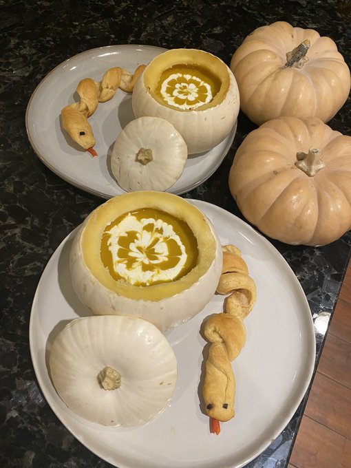Made pumpkin soup for my little ones 👧🏼🧒🏼 https://t.co/bN6f7KwEZX