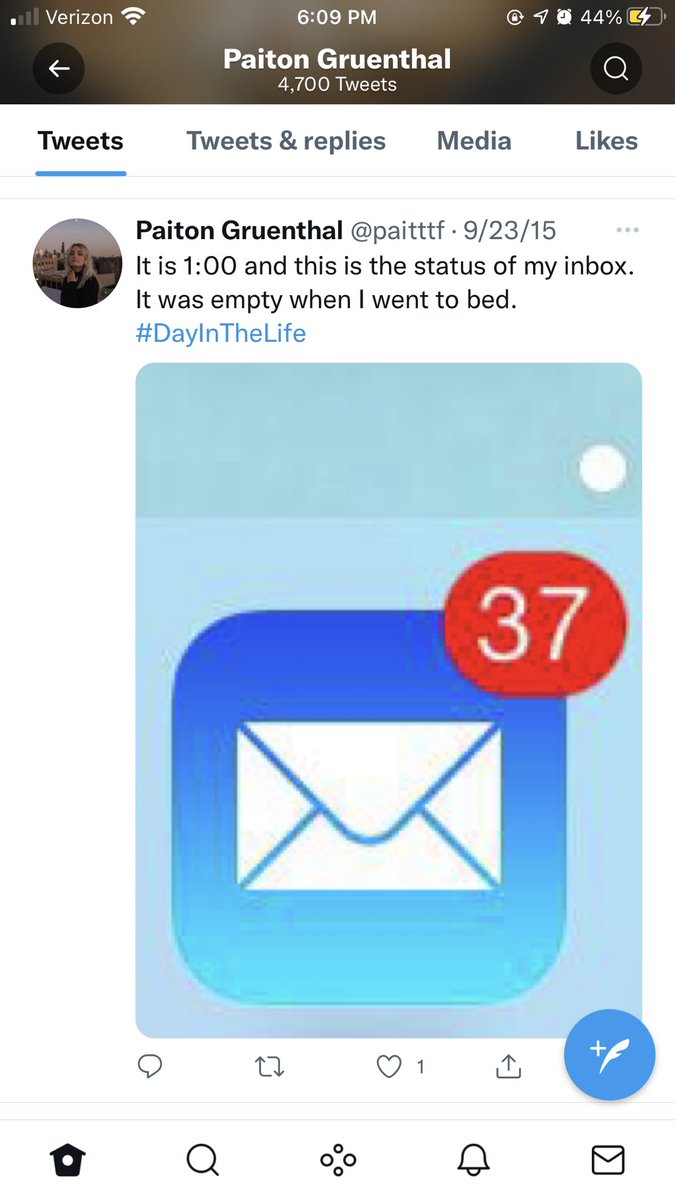 paitttf's tweet photo. Oh sweet, sweet 2015 Paiton. If only you knew then what a full inbox really looked like. https://t.co/r0Qo9zbFfF