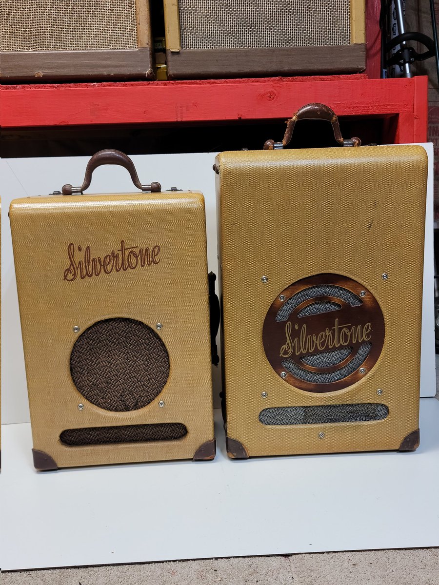 TomsAmpsDetroit's tweet photo. A 2nd year (1941) version of the 1940 Silvertone 2234 that I bought a while back, found me. Full set, almost mint. Extremely rare, never thought I would find one, let alone 2. Seller called me as he thought https://t.co/HQ6uV8HlRl was the right home. Yessir! https://t.co/qu7RyDvSkp