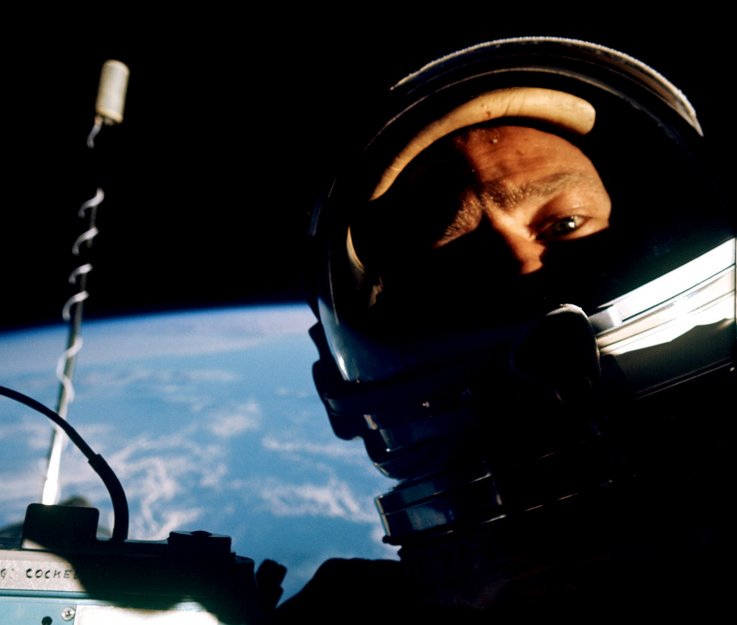 airandspace's tweet photo. 55 years since the "first space selfie."

Buzz Aldrin took a space selfie today in 1966. The picture was taken during his first stand-up spacewalk of Gemini XII, and after photographing landmarks on Earth. “Okay, tell everybody down there to smile,” Aldrin said, snapping away. https://t.co/pLMgnnsTji