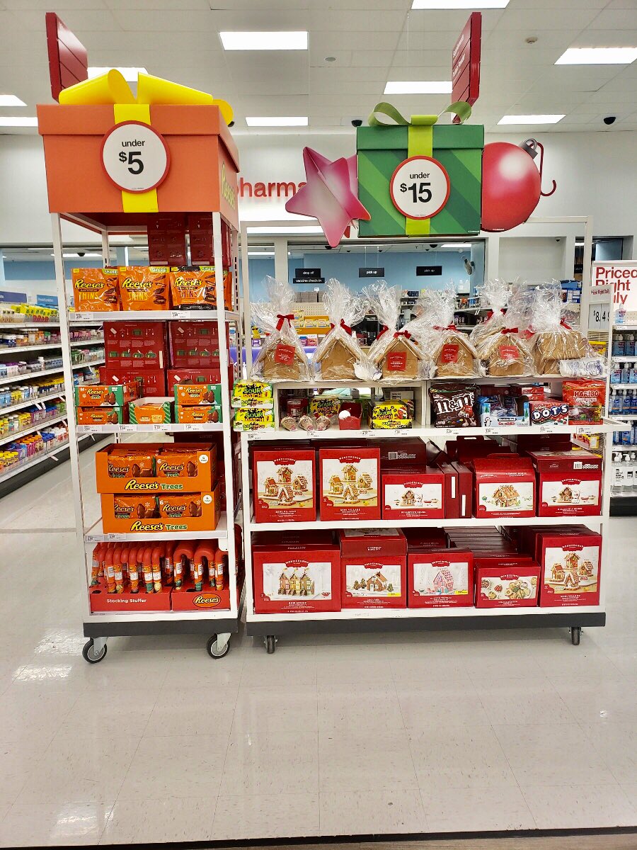 Specialty0927's tweet photo. Amplified Gifting is ready at #T0927 to drive sales and inspire our guests during this Holiday Season! @AmandaSully01 #ProudETL #DrivingSales #DrivingService #HolidayReady #AmplifiedGifting #D141 https://t.co/Zow4rqTpHG