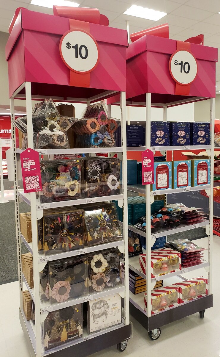 Specialty0927's tweet photo. Amplified Gifting is ready at #T0927 to drive sales and inspire our guests during this Holiday Season! @AmandaSully01 #ProudETL #DrivingSales #DrivingService #HolidayReady #AmplifiedGifting #D141 https://t.co/Zow4rqTpHG