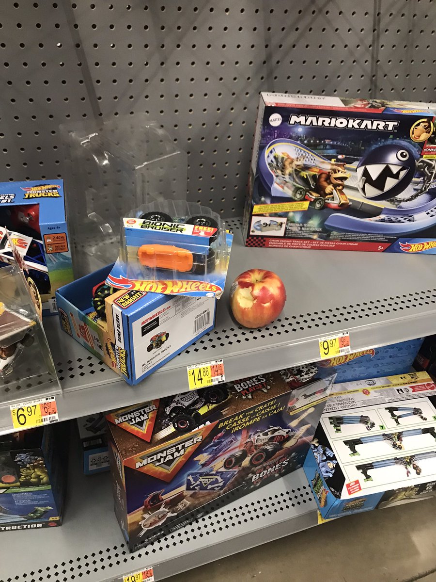 Alex Turner tweet media