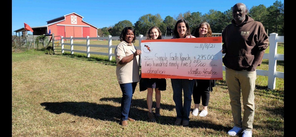 SKFunnelCakes's tweet photo. Our latest donation goes to Simple Faith Ranch. We love to give back! 
#skfunnelcake #blackownedbusiness #givingback #loveothers #charlotte #charlottefoodtrucks https://t.co/xg0Y07K5SS