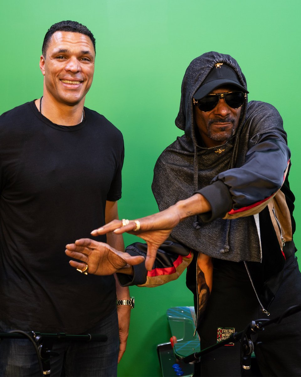 Pro Football Hall of Famer <a href="/TonyGonzalez88/">Tony Gonzalez</a> is crashing the party with me…. Check us out <a href="/PeacockTV/">Peacock TV</a>'s  Sunday Night Football Final. Stream it after <a href="/SNFonNBC/">Sunday Night Football on NBC</a> only on Peacock 🏈🎤🔥❤️