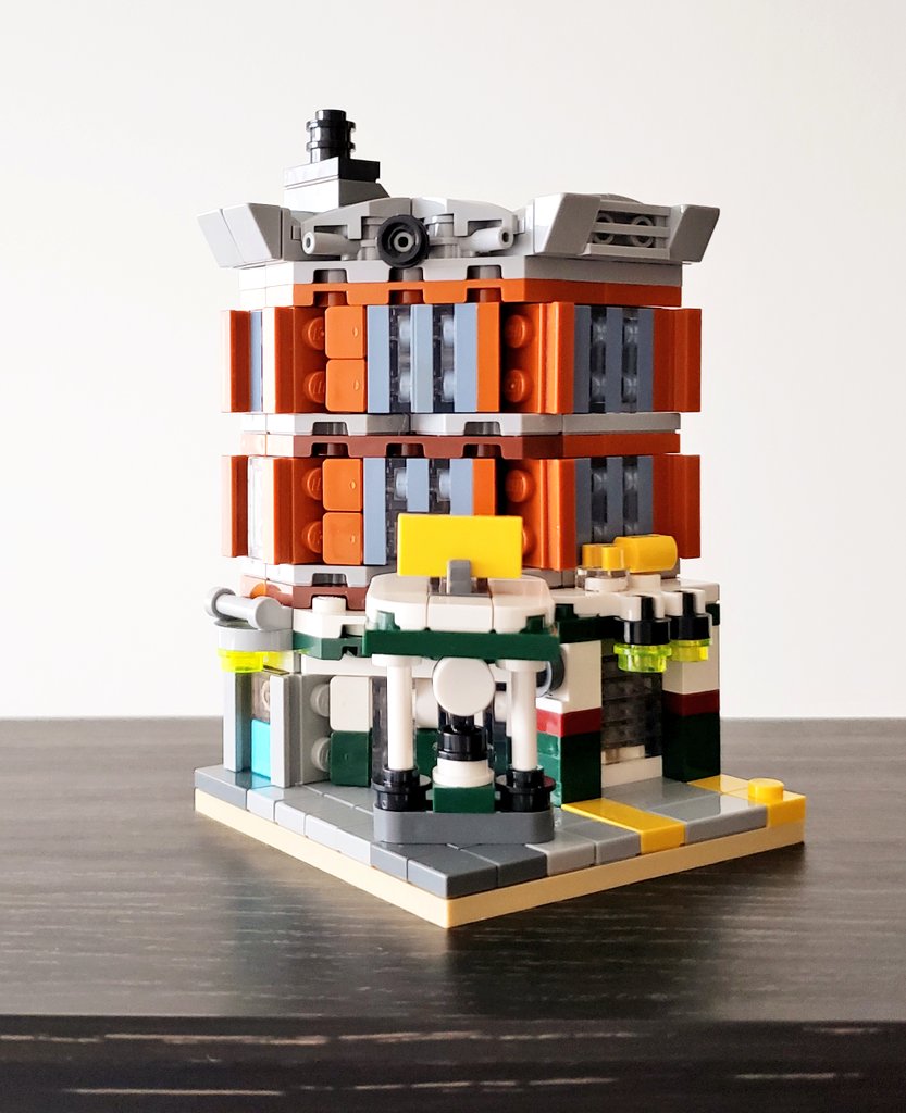 hayauma_lego's tweet image. 8×8サイズの街角のガレージ完成

使用パーツ数的には警察署と同じくらい多いけど、DarkOrangeやSandBludを使っているのでパーツ単価は高かった💦

次はにぎやかな街角と銀行を作成予定😁

#LEGO #レゴ #CreatorExpert #set10264 #set10230 #MiniModulars #afol