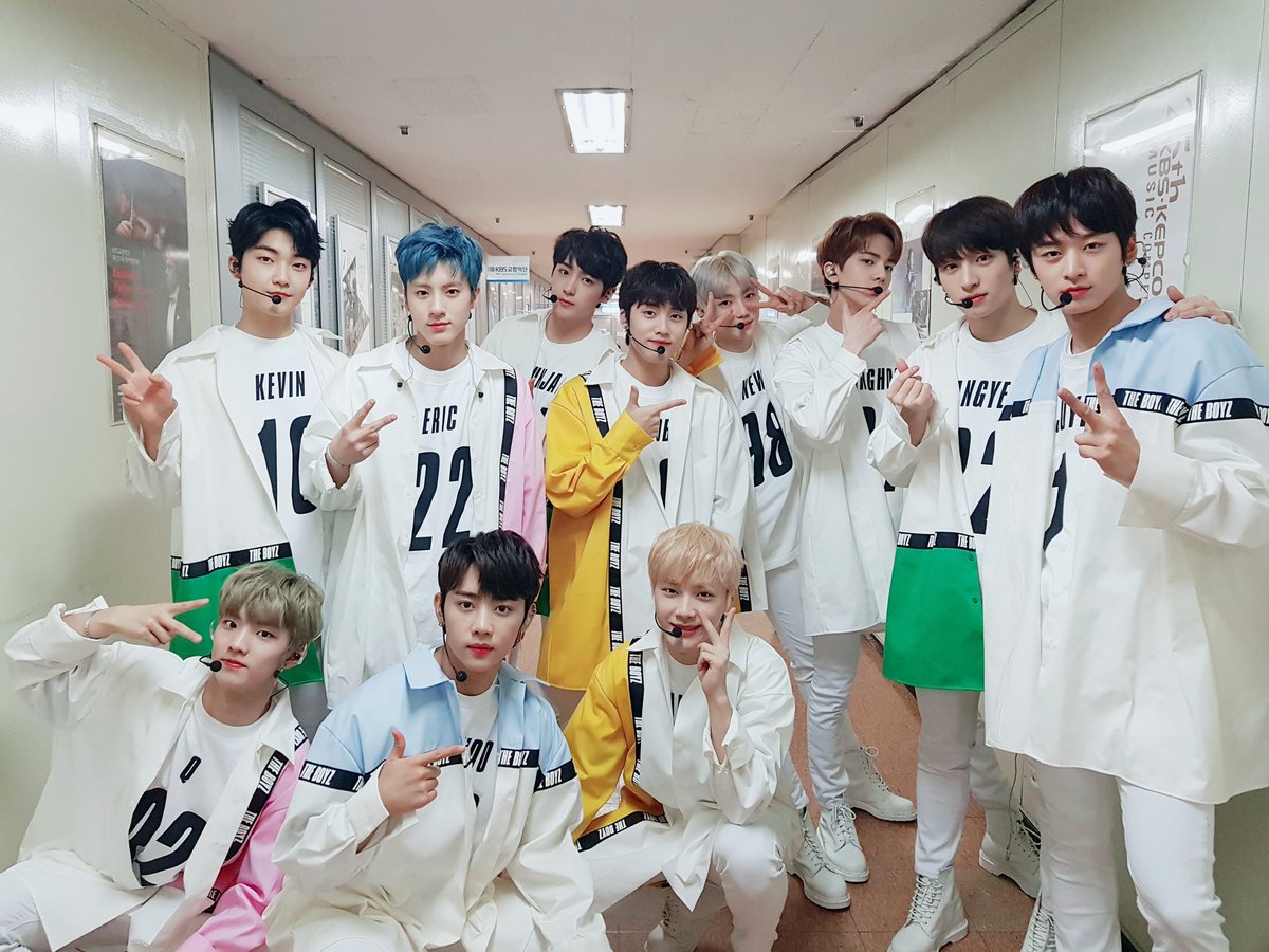 WE_DEVILZ's tweet photo. Esto se pone bueno ahora que llegamos al #𝗩ERMELLA𝟯rd𝗖𝗕 a tirarle flores a nuestras bias principales Liv y Krish, hoy nos divertiremos demasiado a su lado cuz #OUR𝗥𝗘𝗗𝗙𝗟𝗔𝗩𝗢𝗥 lo tienen ellas. 🍉 https://t.co/3x1xfANAwK