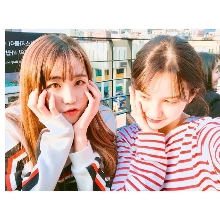 somitw's tweet photo. ⠀ ‹   ⠀ 𝕠𝕗𝕗𝕚   ⠀ ◠   ⠀ cıᥲl   ⠀ 👟   ⠀ 𝗲͟𝘃͟𝗲͟𝗻͟𝘁͟   ⠀ ،̲،̲   ⠀ updᥲtᥱ  ⠀ /   ⠀ #𝐒𝕥𝕒𝕪𝐁𝕒𝕕   ⠀ ! 

¿Nosotras? las más fans de #𝐒𝕋𝔸𝕐𝐂𝕃𝕋ℝ𝐃𝐁 así es. Amamos a todas las chikitas y somos ultra fans. Fírmennos la frente. *-* https://t.co/UQLw9onVcb