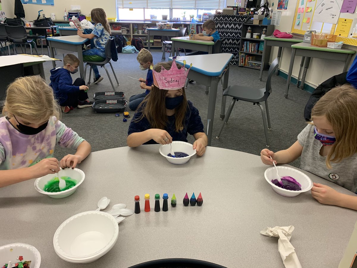 MsLeva__'s tweet photo. My @wondercarewcsd kiddos earned their party and we voted on slime! #joyfullyengaged https://t.co/MXtAyMiONB