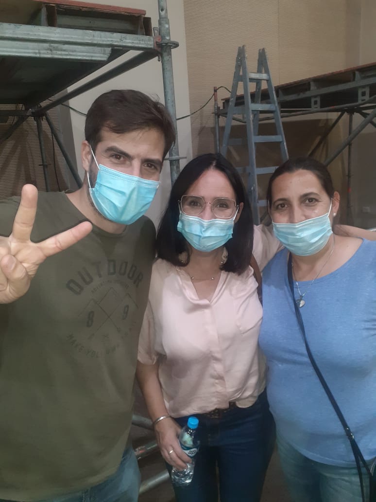 biancav21228953's tweet photo. En el día ayer acompañamos a #Ellas 💪❤ para que nos defiendan en el congreso🏛 vamos que el próximo domingo se hace historia 🇦🇷. Estuvieron acompañado un gran compañero @GiesenowMartin y la estimada Sra @MariaJoseViola.
#EllasProponen
#Hacemosoporcordoba
#porjuan https://t.co/55NEbxEKiY