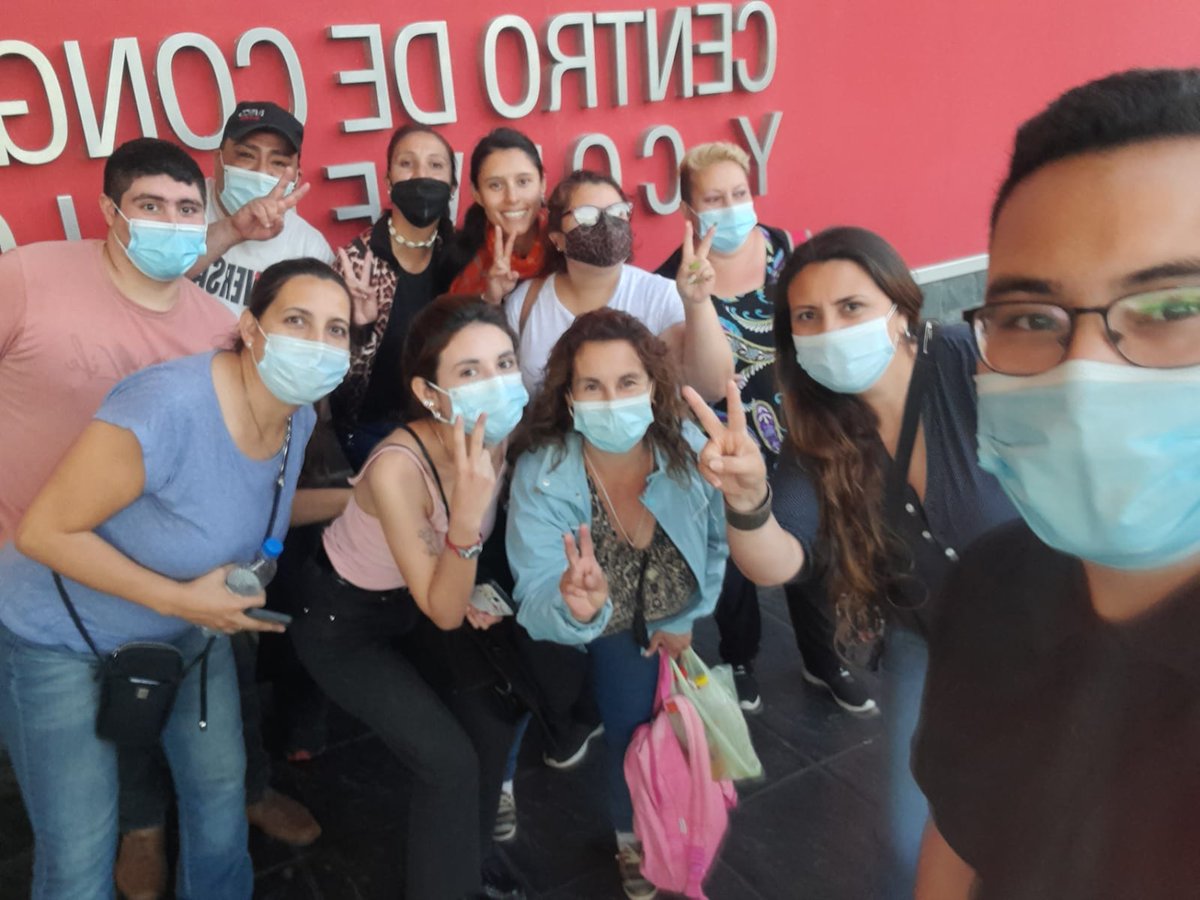 biancav21228953's tweet photo. En el día ayer acompañamos a #Ellas 💪❤ para que nos defiendan en el congreso🏛 vamos que el próximo domingo se hace historia 🇦🇷. Estuvieron acompañado un gran compañero @GiesenowMartin y la estimada Sra @MariaJoseViola.
#EllasProponen
#Hacemosoporcordoba
#porjuan https://t.co/55NEbxEKiY