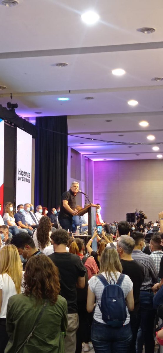 biancav21228953's tweet photo. En el día ayer acompañamos a #Ellas 💪❤ para que nos defiendan en el congreso🏛 vamos que el próximo domingo se hace historia 🇦🇷. Estuvieron acompañado un gran compañero @GiesenowMartin y la estimada Sra @MariaJoseViola.
#EllasProponen
#Hacemosoporcordoba
#porjuan https://t.co/55NEbxEKiY