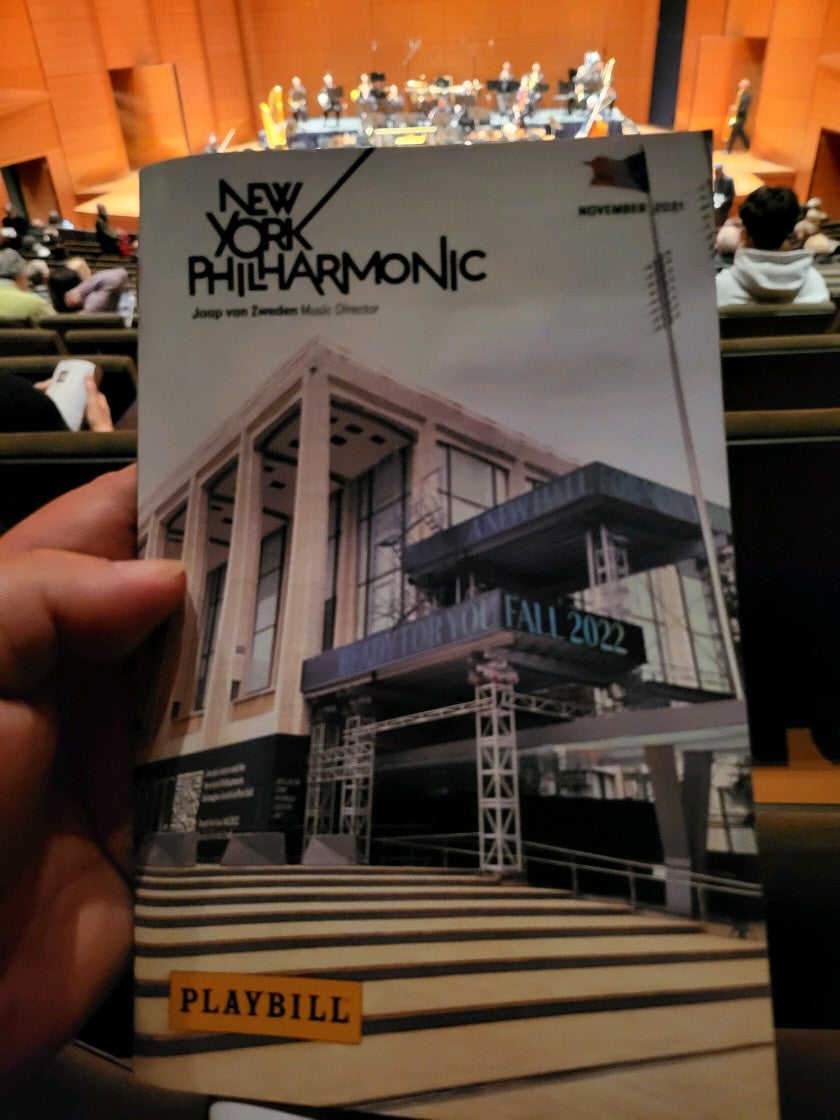 speedygo's tweet photo. #DvorakCelloConcerto #BrahmsSymphonyNo1 #ShekuKannehMason Cello #SimoneYoung conductor #AliceTullyHall #LincolnCenter @nyphil @LincolnCenter (@ Alice Tully Hall - @lincolncenter in New York, NY) https://t.co/JfKGTslycO https://t.co/WXHSU168QK