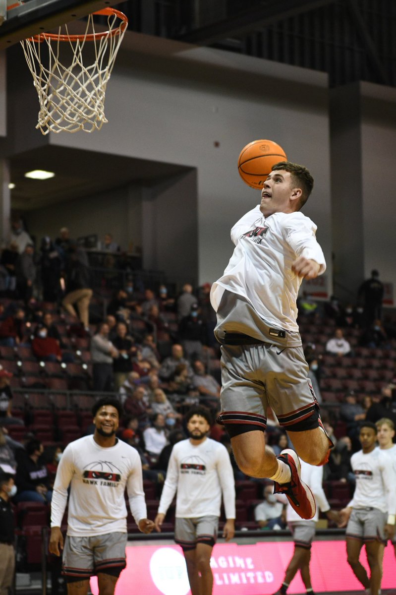 IUP_MBB's tweet photo. Pre-Game VIBES! 😎

Can you tell that we are excited?! https://t.co/HI8n8Z5Xwo
