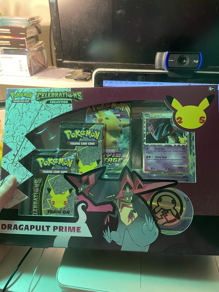 Shiny race tonight but first some cards. 👀 Live now!

twitch.tv/avreltheteller