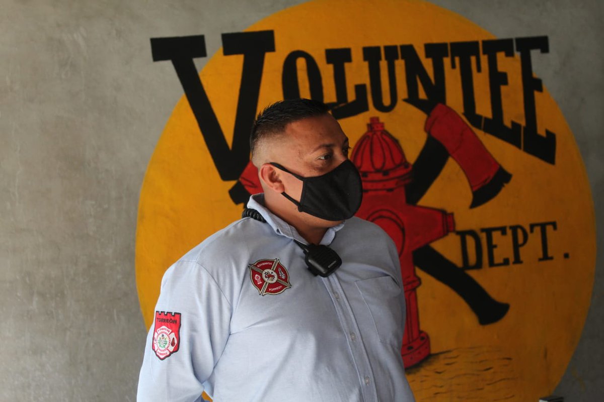 BomberosMexico1's tweet photo. #Entérate
Nuestra delegación @Durango_AMJB recibió esta mañana la visita de compañeros de Protección Civil y Bomberos de Torreón, Coahuila, quienes compartieron su experiencia en torno a la prevención de riesgos y respuesta a emergencias en su entidad. https://t.co/diZQrEJkef
