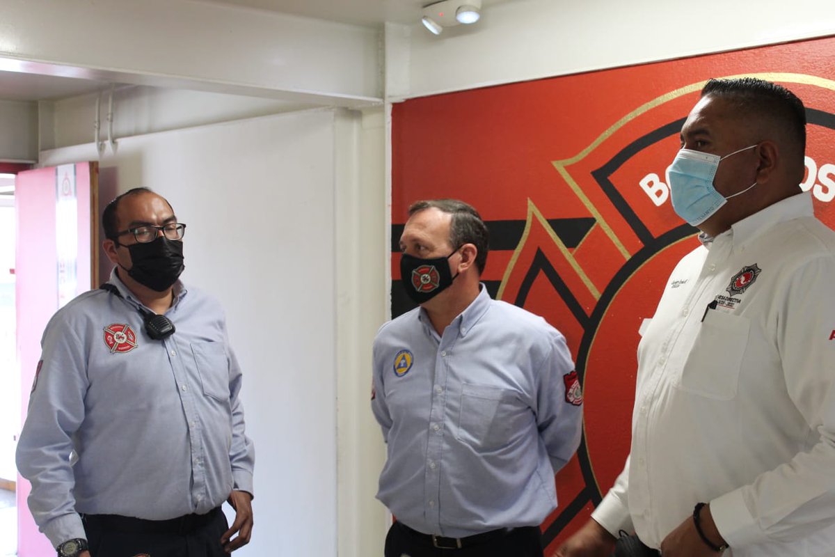 BomberosMexico1's tweet photo. Establecimos lazos para compartir capacitación en beneficio de ambas entidades y para propiciar, en un corto plazo, puedan formar parte de esta AMJB @BomberosMexico1.

Destacamos el trabajo del Cmte. @ComanParedes https://t.co/bSnH9xXrON