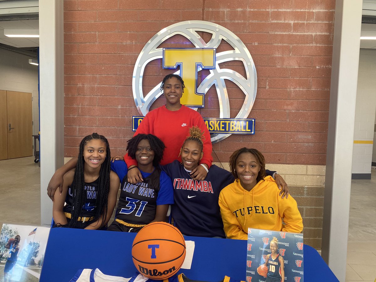 kinahjackson's tweet photo. It’s offical!! Glad to be apart of the family❤️💙 @LetsGoICCWBB @Lady_Wave_Bball #SigningDay #rolltribe https://t.co/tBCRAddxRc