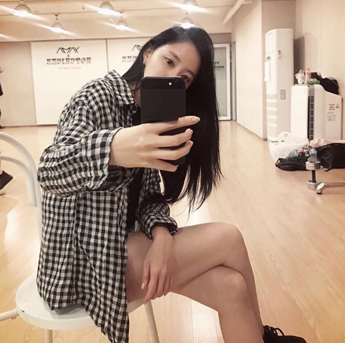 urdearness's tweet photo. Today is #𝖫IKE𝗖𝔸𝗠ILED𝘈Y, por eso me vine más que lista para disfrutar de la música de @camilevlogs porque es demasiado linda y merece todo el amorcito del mundo en su debut. ¡Muchas felicidades!

네슬리  ·   NESS⭐LY https://t.co/7OSwjeTx3p