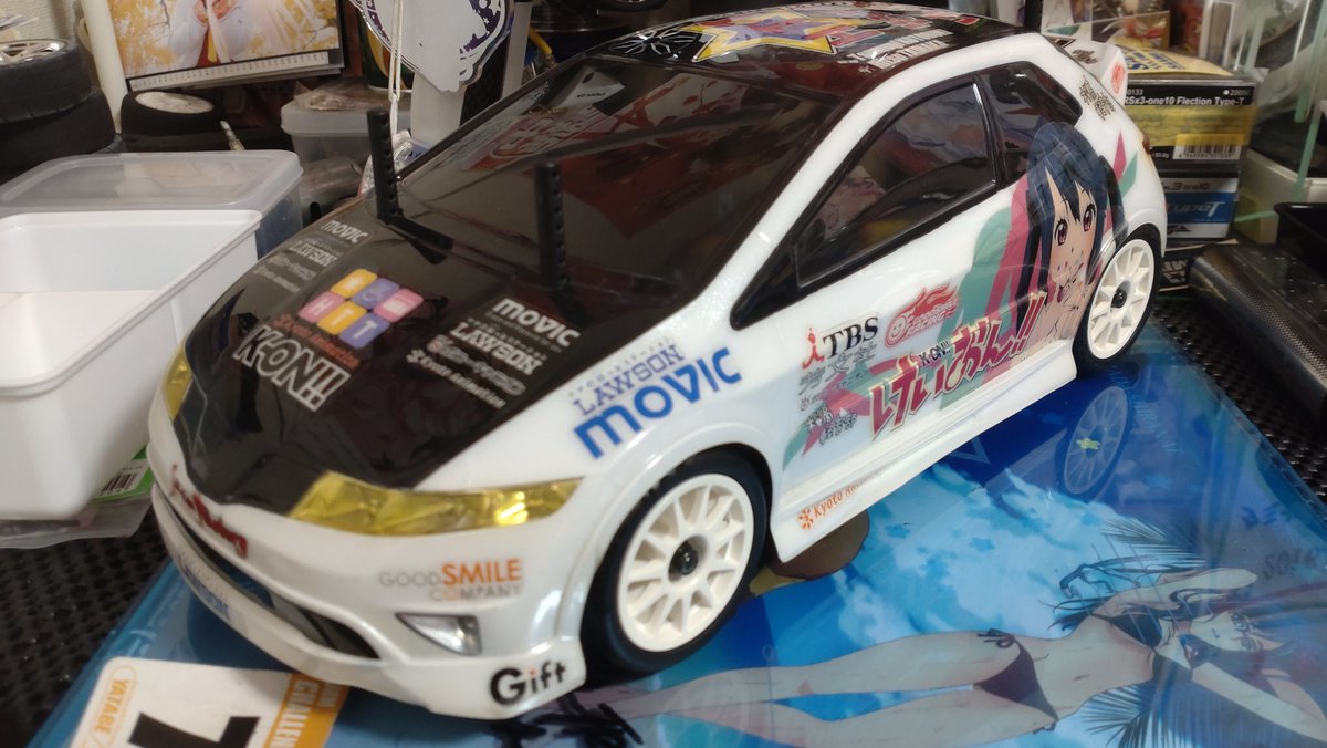akkun_serena823's tweet photo. #BrainSpeedGraphix
今朝はシビック。ワークスドライバーさんのボディと逆なベクトルの作品もグリルや灯火類の細かい部分の塗装が凄い https://t.co/PE9bnhNXAK