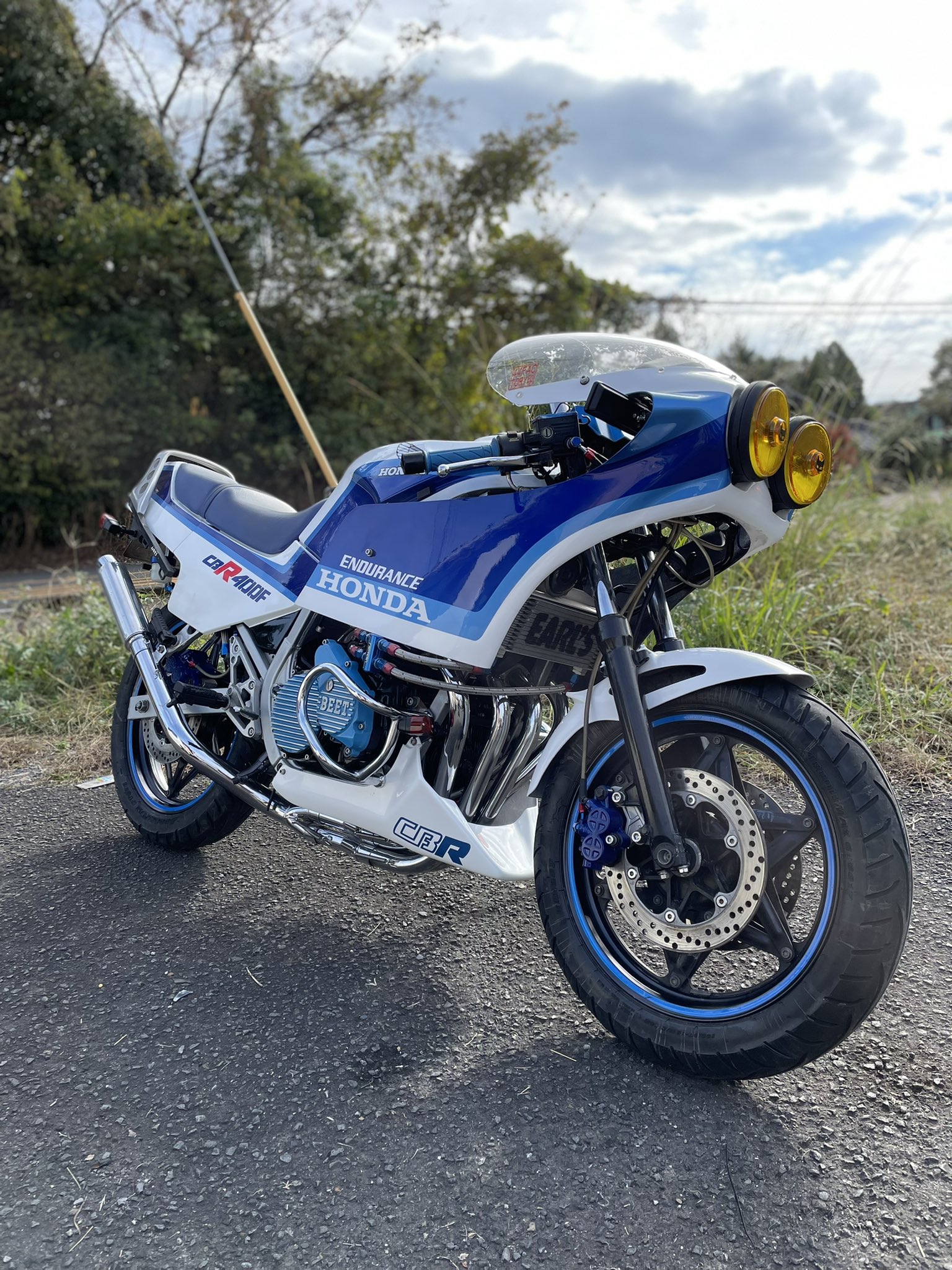 ホンダ　CBR400F エンデュランス　アッパーカウル　白青　美品 ホンダ CBR400F エンデュランス アッパーカウル 白青 美品