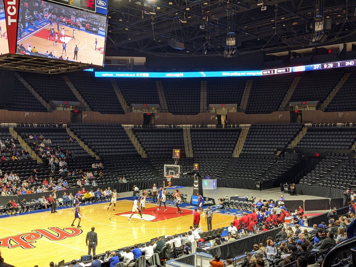 justin_paley's tweet photo. At Nassau Coliseum with @BrianBohl for @nbagleague action. @CapitalCityGoGo at @LongIslandNets    
#longislandnets #linets #nets #gleague #probasketball #basketball #longisland #nassaucoliseum https://t.co/PGPiQQtTb0