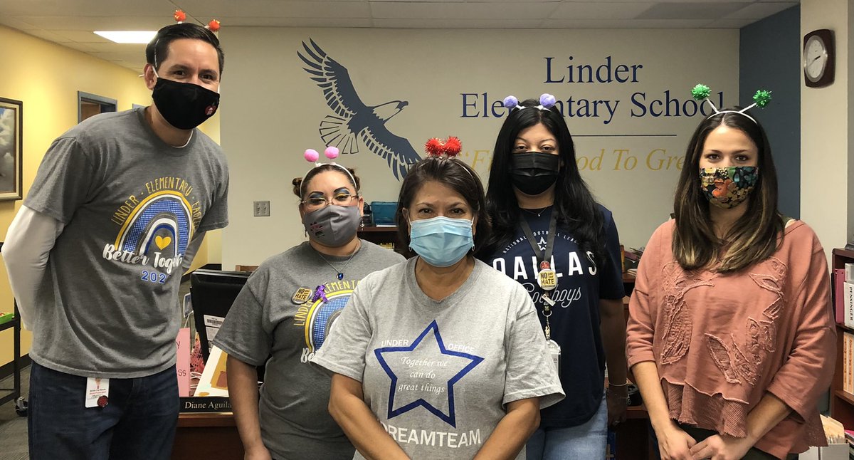 bcarsal's tweet photo. Celebrating World Kindness Day! @LinderEagles spreading kindness every day. @AISDCOUNSELING @BenitoFaz https://t.co/onFyZnMzEl