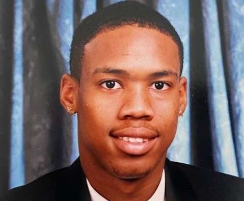NAACP_LDF's tweet photo. There is powerful evidence that Julius Jones is innocent, but he is scheduled to be executed on Nov. 18. The Oklahoma parole board has recommended clemency twice, but Gov. Stitt has failed to act. 

We sent a letter supporting the Board’s recommendation: https://t.co/Ago1zEu799 https://t.co/5GNydMSVjg
