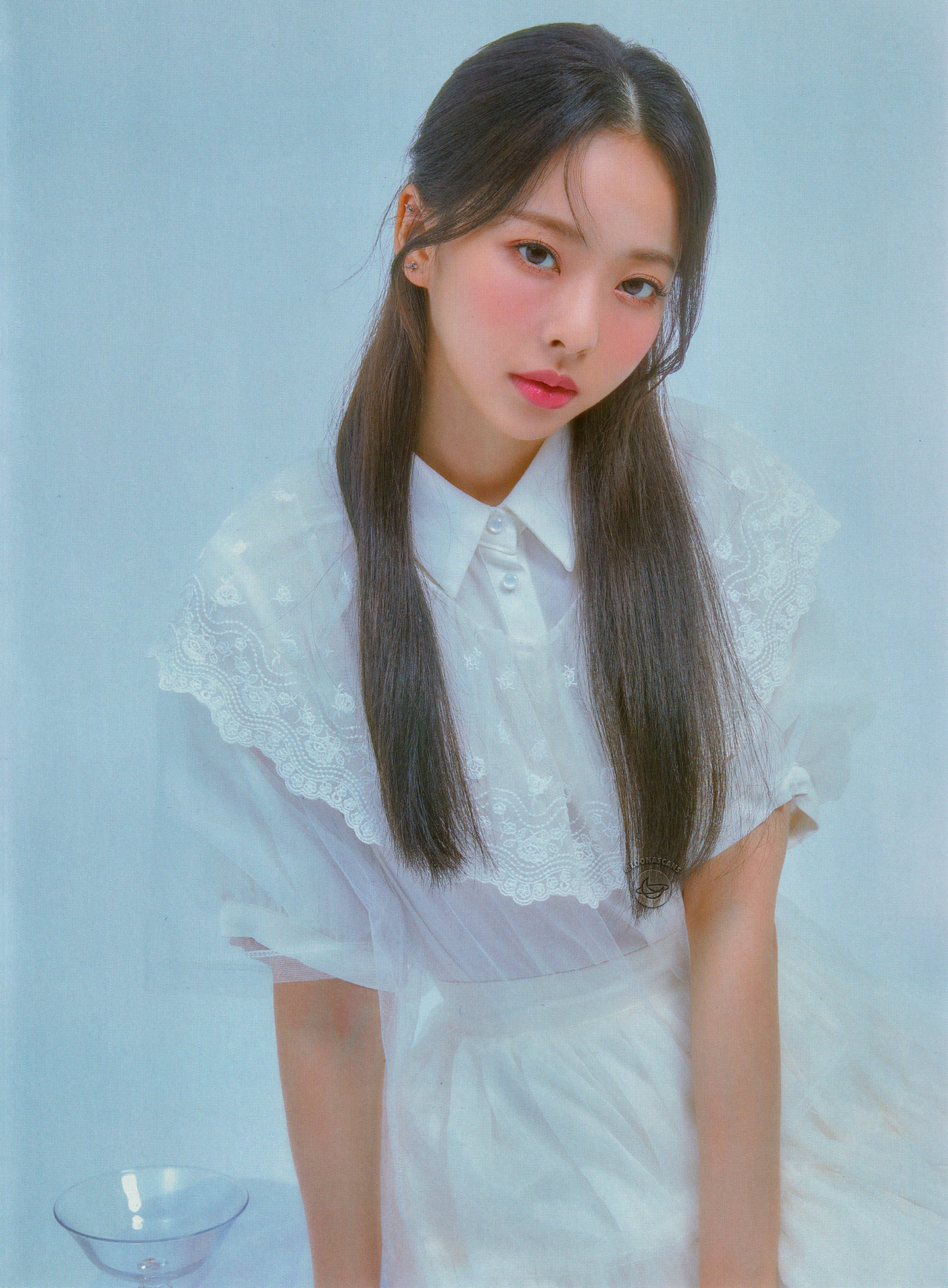 LOONA フォトブック　ヘジュ Amazon.com: Monthly Girl - [+ +] Debut Mini Album Normal A