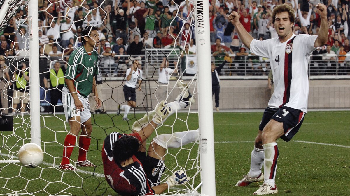 VamosATLUTD's tweet photo. ¿A quién le vas? 🇺🇸 o 🇲🇽

#USAvMEX https://t.co/jaWkuu714g