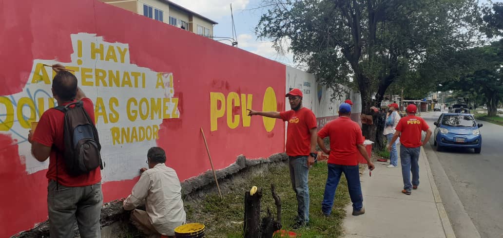 PCV_Venezuela's tweet photo. 📸 ¡Hablan las paredes! Douglas Gómez a la Gobernación de #Aragua y David Carrillo a la Alcaldía de Mario Briceño Iragorry 
#HayAlternativa https://t.co/XFryRsDwY4