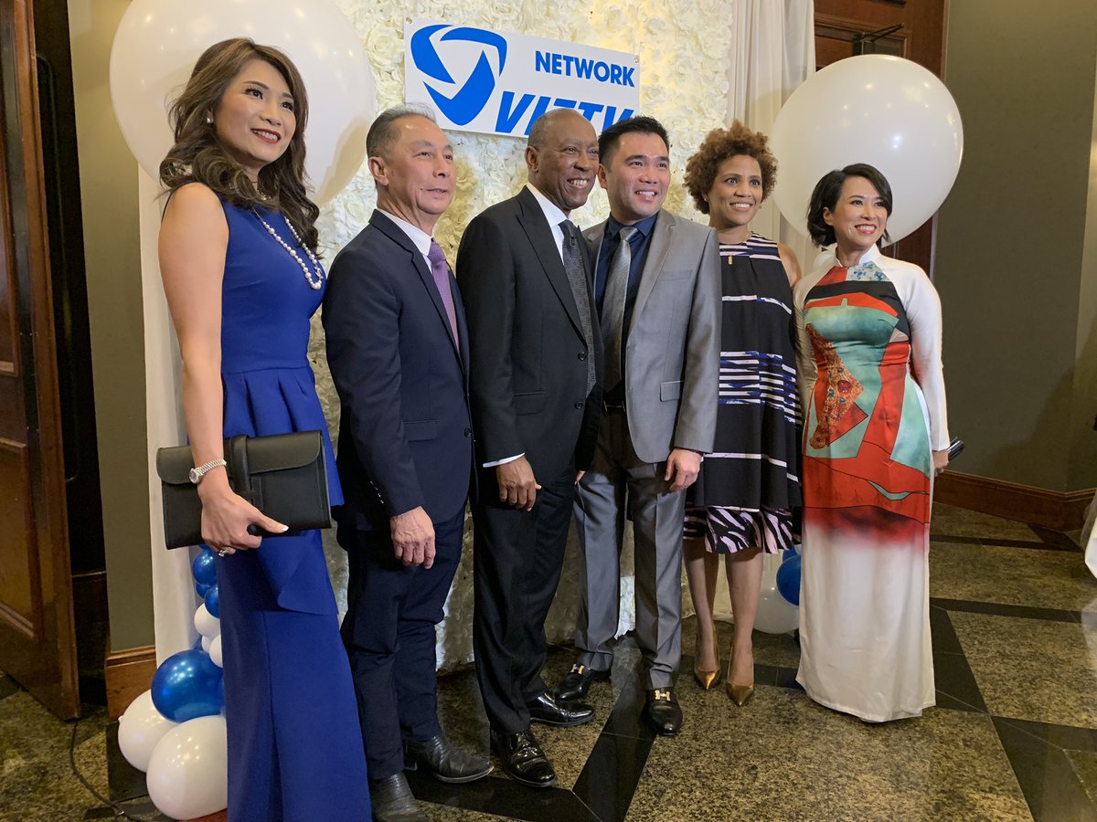 IAmMaryBenton's tweet photo. As the nation’s most diverse and inclusive city, Houston has many voices and #media platforms to keep the community informed. Tonight, Mayor @SylvesterTurner was invited to walk the red carpet and celebrate #VIETV Network’s 10th anniversary! Congratulations 🎉 https://t.co/A4cVUWYCBB