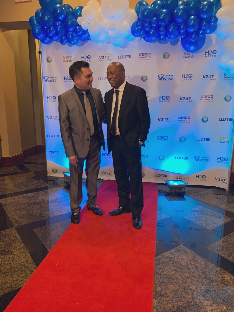 IAmMaryBenton's tweet photo. As the nation’s most diverse and inclusive city, Houston has many voices and #media platforms to keep the community informed. Tonight, Mayor @SylvesterTurner was invited to walk the red carpet and celebrate #VIETV Network’s 10th anniversary! Congratulations 🎉 https://t.co/A4cVUWYCBB