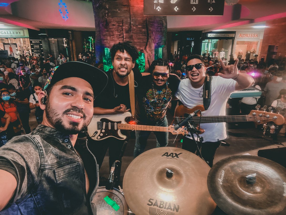 ivan_castrom's tweet photo. Villavo sintió el caribe en su festival con @cabasmusica
.
.
.
#concert #Cabas #villavicencio #music #festivaldeljoropo #festival #life #photo #instagram #instadrum #drums #bass #guitars #lifemusic #lifeshow #metiendomano https://t.co/zTQcM97rTd