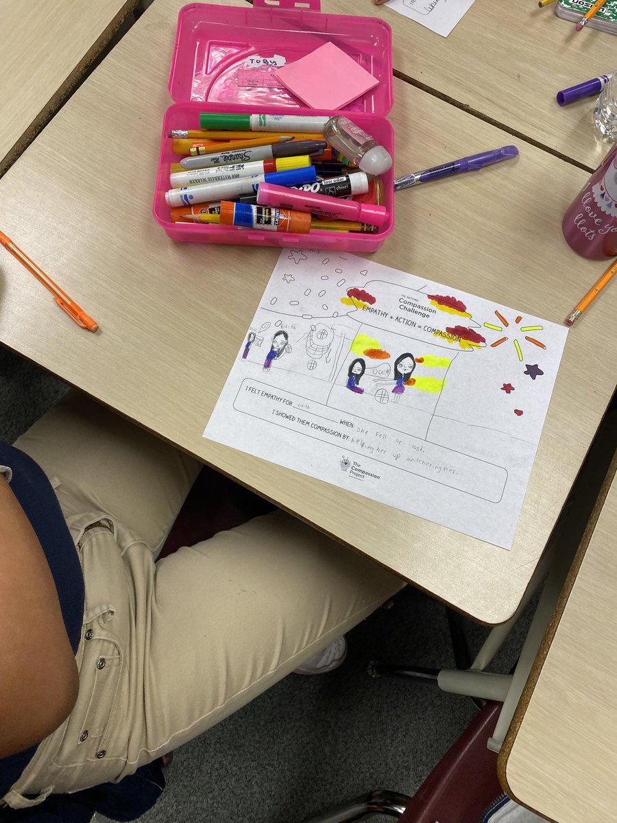 MsMunoz4's tweet image. My kiddos enjoyed writing and drawing  about a time they showed empathy and compassion! Join the challenge with donor health and @EVERFIK12 #SeeCareDo #CompassionChallenge