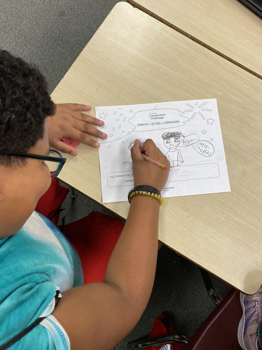 MsMunoz4's tweet image. My kiddos enjoyed writing and drawing  about a time they showed empathy and compassion! Join the challenge with donor health and @EVERFIK12 #SeeCareDo #CompassionChallenge