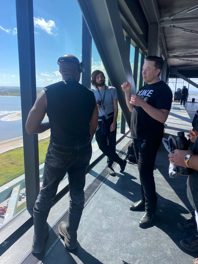 [Image: FECWb_9XEAMXLhz?format=jpg&name=900x900]