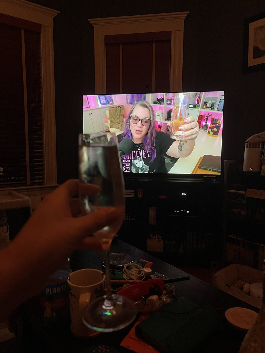 jcbstn77's tweet photo. @TheEmilyDBaker Cheers!  #BritneyIsFree https://t.co/lycye8FCAg