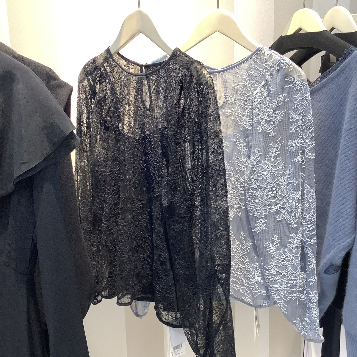 selectshopgrace's tweet photo. #SNIDEL #ダブルレースBL 
【繊細なレースと可憐なドットチュールを重ねた高感度なレーストップス】
¥12.980
＠ゆめタウン呉 #selectshopgrace https://t.co/0zrT9ib9d7