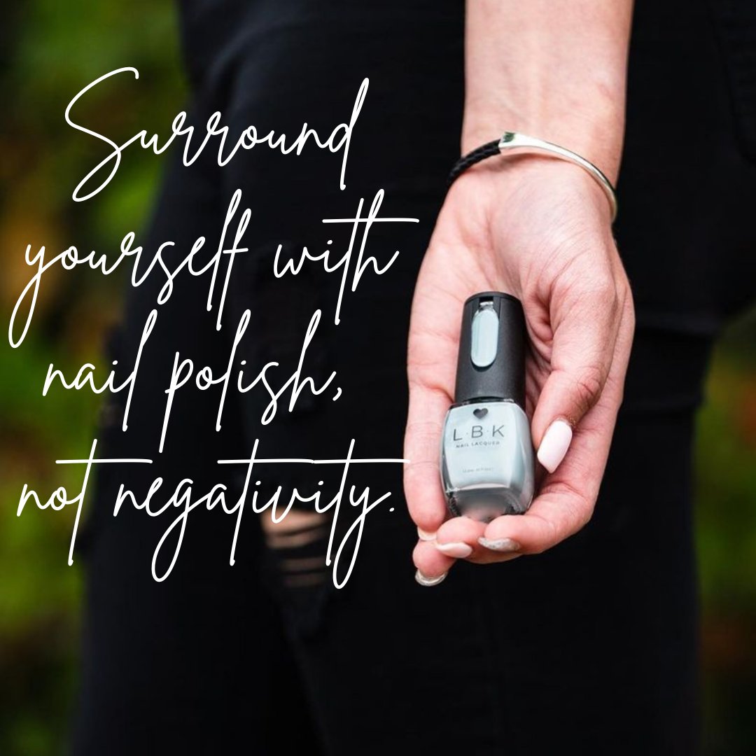 #Fridayvibes 🙌🏻 😘

#nails #beauty #nailart #Friday #nailsoftheday #lifestyle #nailpolish #inspo #naildesigns #beautyblogger #fashion #manicure #diy #vegan #Fridaymood #beautytips #nailsofinstagram