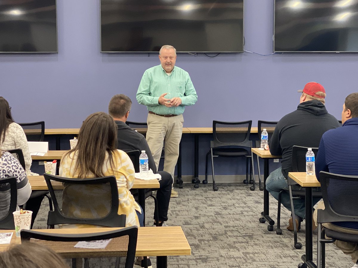 PgouldChamber's tweet photo. Leadership Paragould XXV met today for the “Your Community” session. The class heard from Mayor Agee, Judge McMillon, David Lange of the Paragould Housing Authority, Fire Chief Kyle Jackson, as well as learned about the 911 Center, Public Works and the Paragould Parks &amp; Rec Dep. https://t.co/8bbzfjt7hL