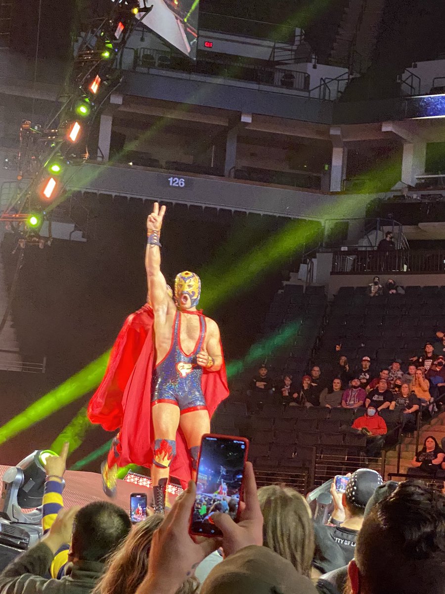 CastagnaTiffany's tweet photo. I JUST WITNESSED FUEGO 2 IN PERSON FOR THE FIRST TIME EVER AND IT WAS GLORIOUS!!!!!!! #TooFastTooFuego #Fuego2 #AEW #AEWDark 

I don’t know what it is about him, but he’s AMAZING!!!!!!!!! https://t.co/vKcuAGwEn5