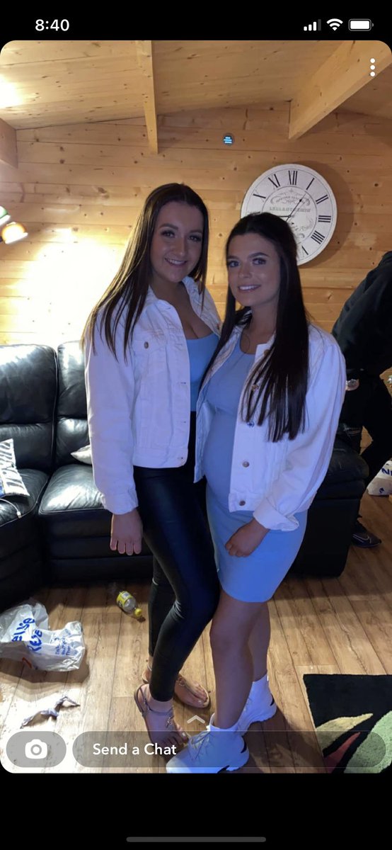 zoepalmer01's tweet photo. Happy 21st birthday💗 hope u had the best day and enjoy the celebrations🥳love me and mason🤍xx we need new pics🤣  @emmathoirsx https://t.co/u877h5CDZt