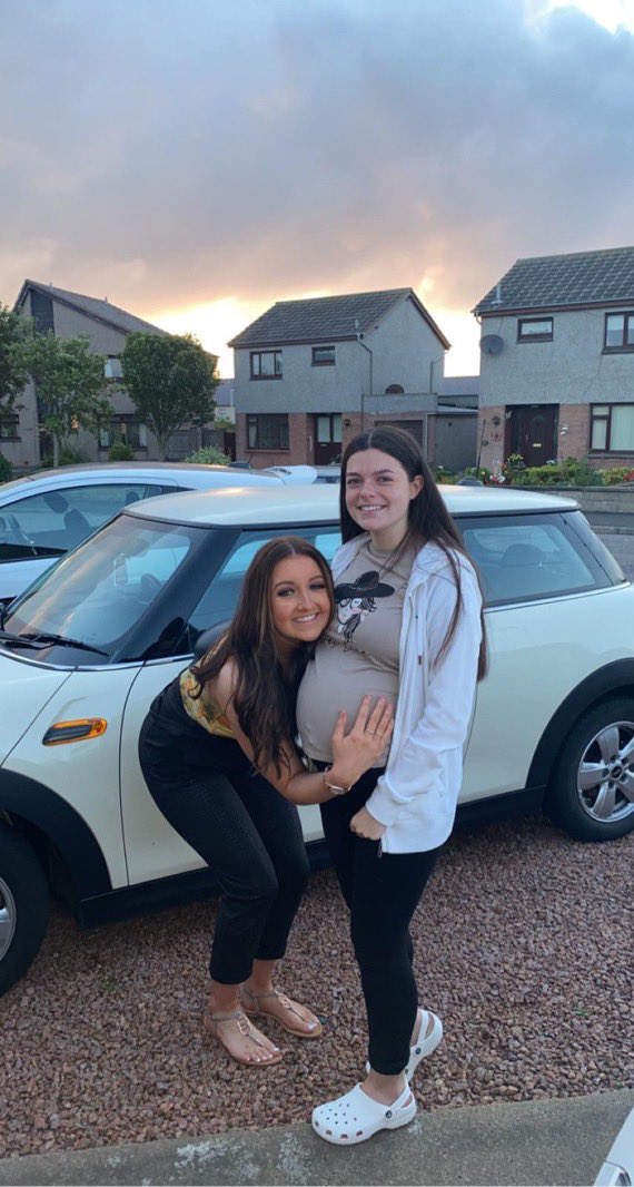 zoepalmer01's tweet photo. Happy 21st birthday💗 hope u had the best day and enjoy the celebrations🥳love me and mason🤍xx we need new pics🤣  @emmathoirsx https://t.co/u877h5CDZt