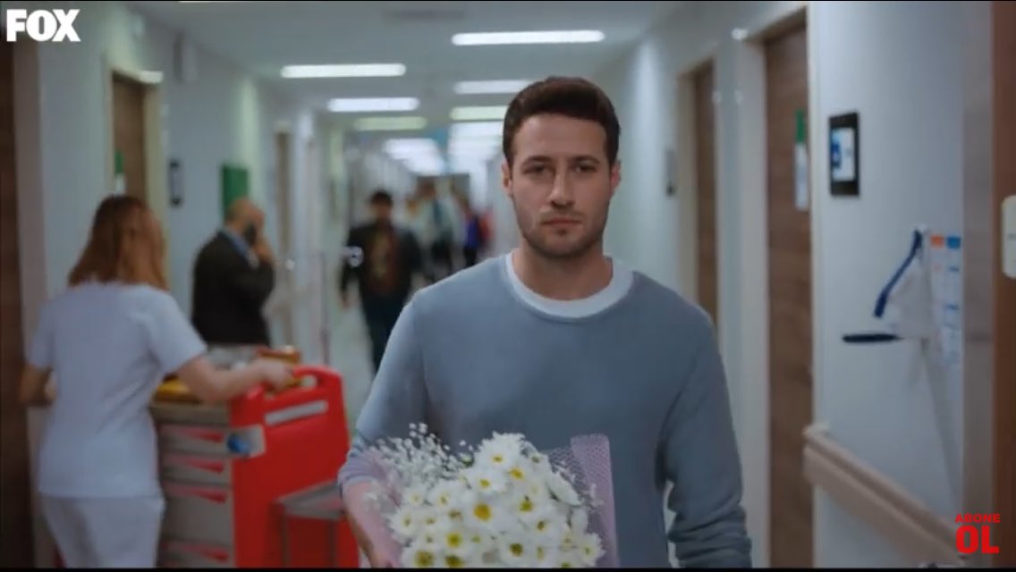 _BrncAnh's tweet photo. •Erkekler ona her zaman papatyalar verdiler 💐•

#HazalKaya #ÇagatayUlusoy #BurakDeniz #OzanDolunay https://t.co/HQSyuxJ7xW