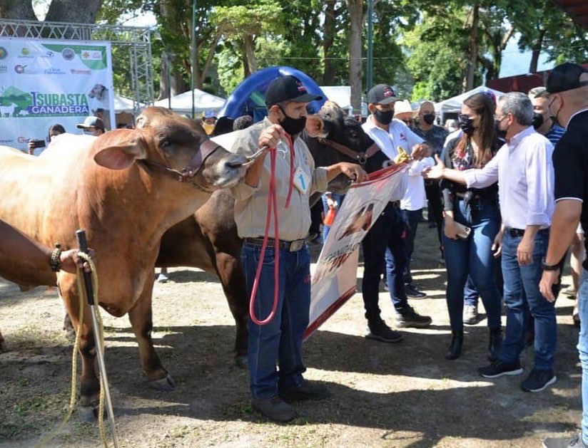 ¡YARACUY PUEDE! 💪🏻

Celebramos en esta Tierra de Unión y Trabajo la conformación del Bloque de Desarrollo Económico Centro - Occidental y la inauguración de la 1era Subasta Ganadera YARACUY 2021… Gracias a todos los productores y empresarios por creer y apostar a nuestro estado